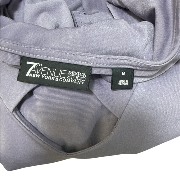 NY&Co 7th Avenue Lavender Criss Cross Neck Top M - Picture 6 of 7